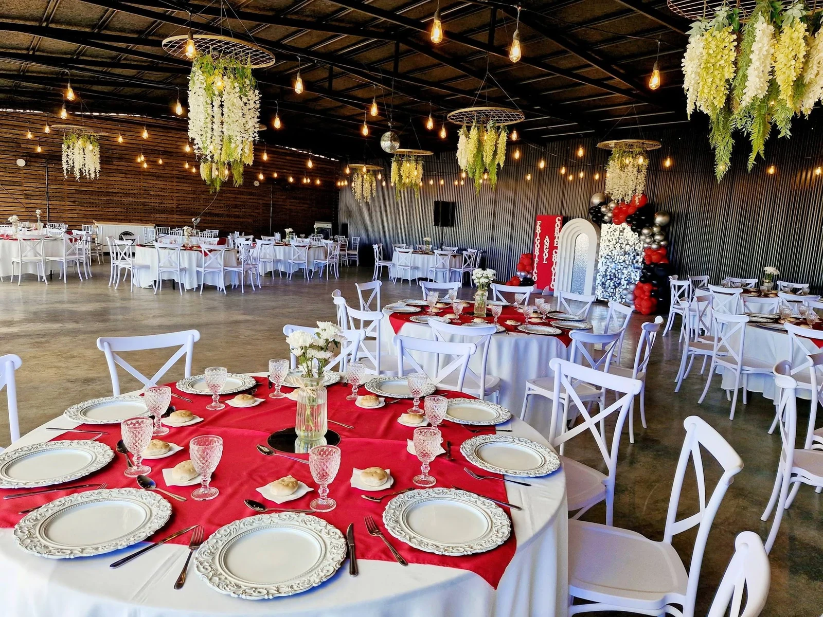 Montaje de banquetería de Picoteo Sin Culpa para un evento